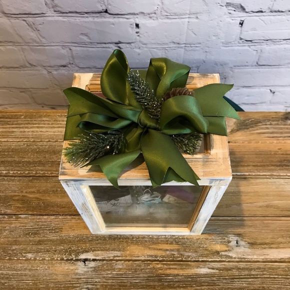 Merry Miniatures Holiday Shadow Box - Picture 2 of 9